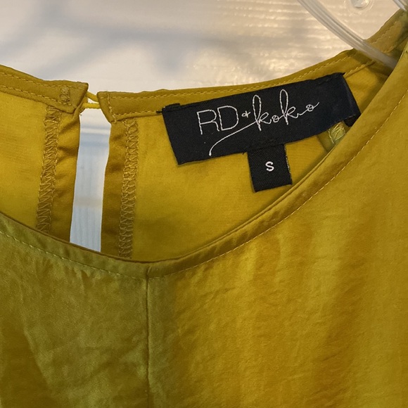 Chartreuse tie blouse - Picture 5 of 6